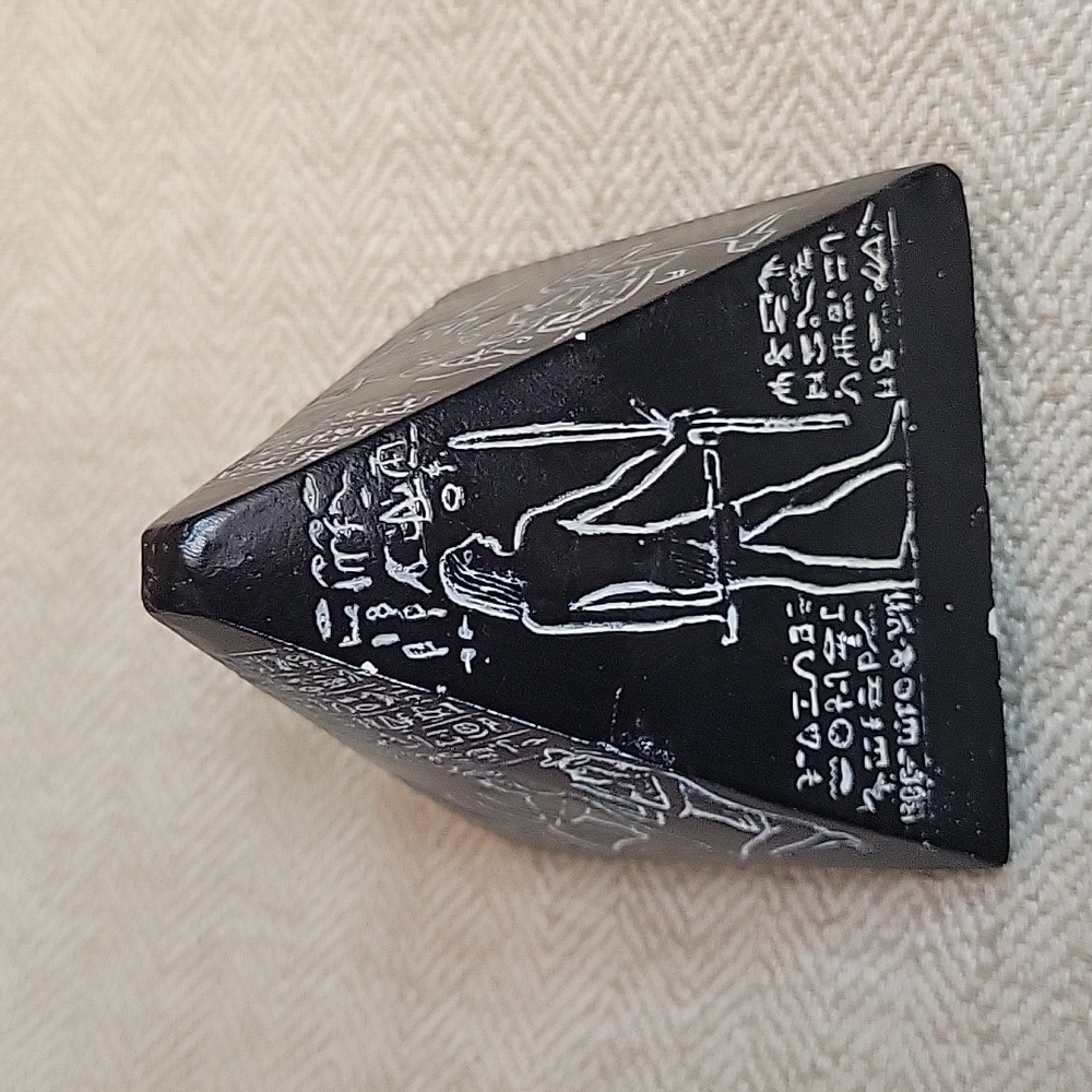 VINTAGE Black EGYPTIAN Pyramid with Hieroglyphics Paperweight Decor Accent - Picture 5 of 8